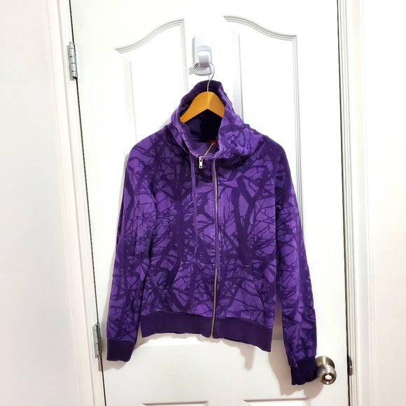 H&M Funnel Hoodie with Designs - Picture 1 of 1